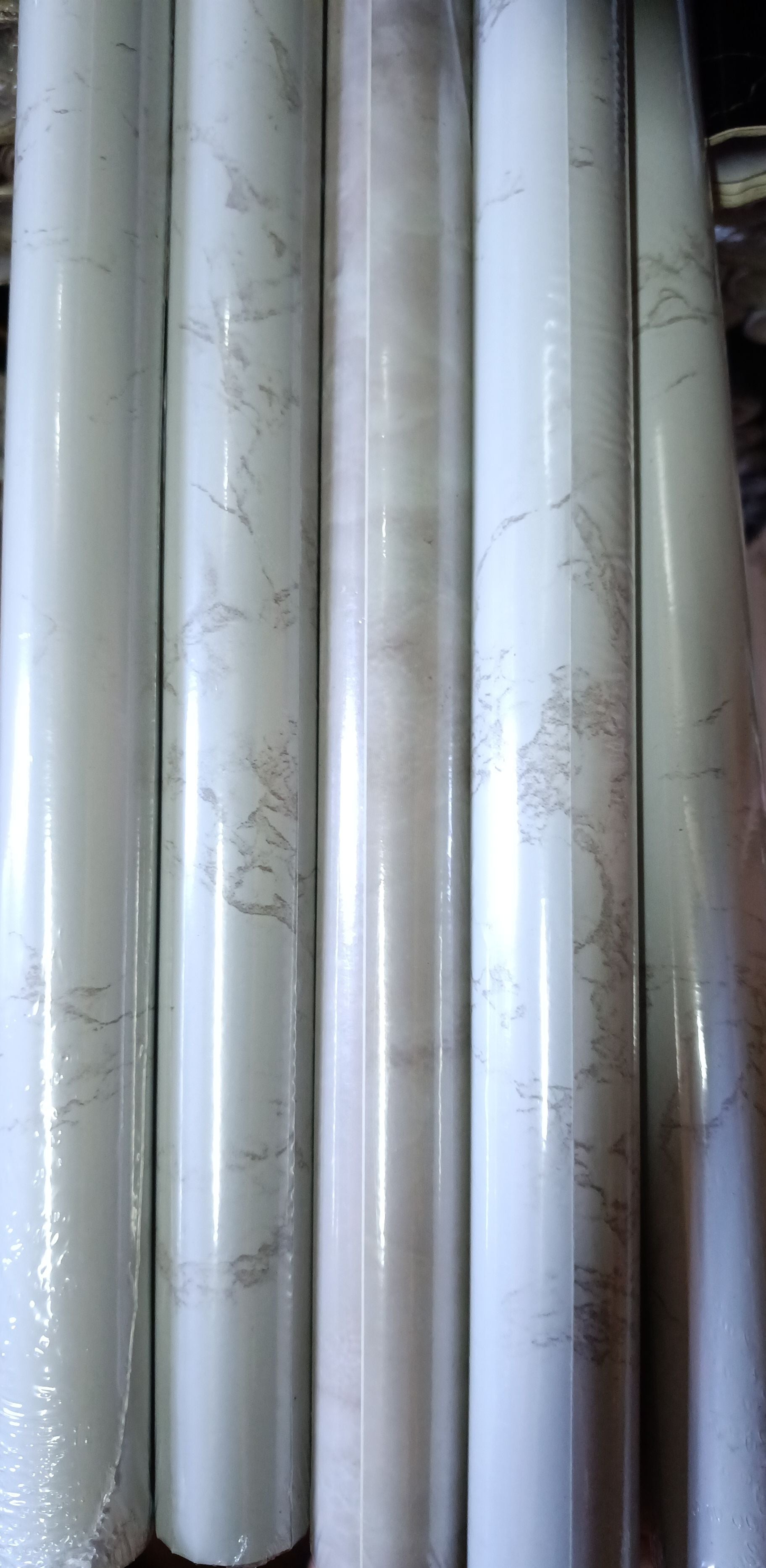 Papel marmolado autoadhesivo de 3 metros